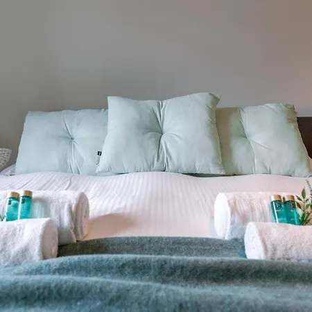 アパート Renovated 3 Bedroom Apt Viewing The Sea クノック・ヘイスト